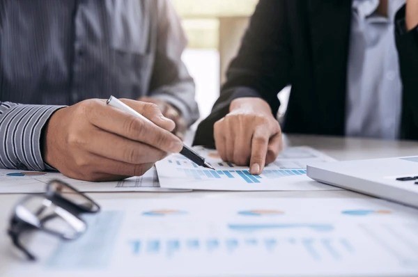 co working conference business team 600w 763159414